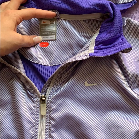 Nike Jacket - Picture 2 of 7